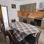 With Parking Space Zavalatica, Korcula - 9690 شقة زافالاتيكا