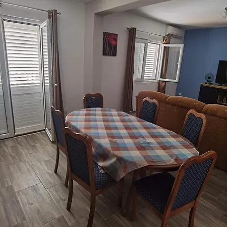 Apartament With Parking Space Zavalatica, Korcula - 9690 *