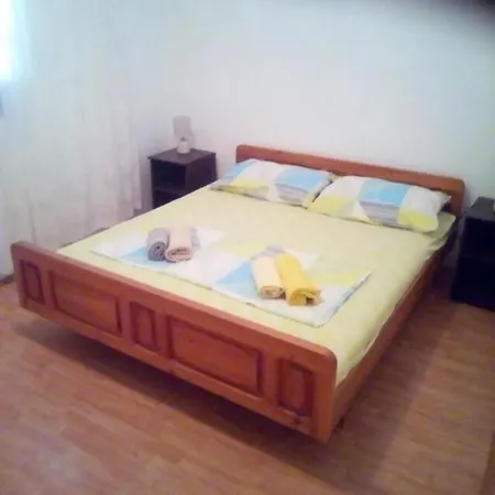 Apartman With Parking Space Zavalatica, Korcula - 9690 *